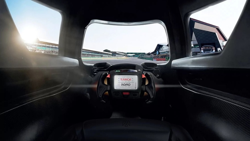 Способный ездить по потолку британский суперкар McMurtry Speirling готов к производству