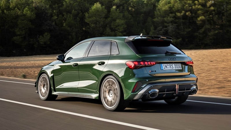 Audi RS 3 competition limited: регулируемая подвеска, новый обвес и большая наценка