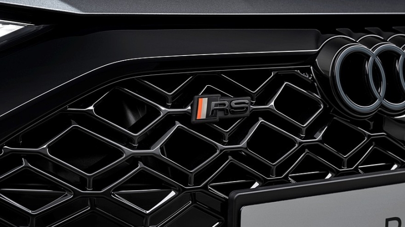 Audi RS 3 competition limited: регулируемая подвеска, новый обвес и большая наценка
