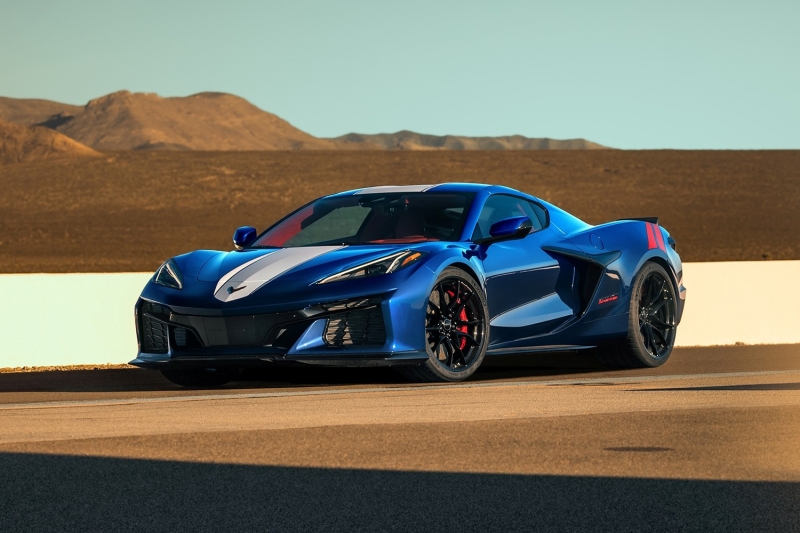 Chevrolet Corvette Grand Sport дебютировал с полным приводом и новым 6,7-литровым V8