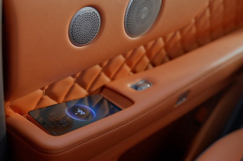 Флагманский кроссовер Wey V9X от Great Wall: фото салона и скандал