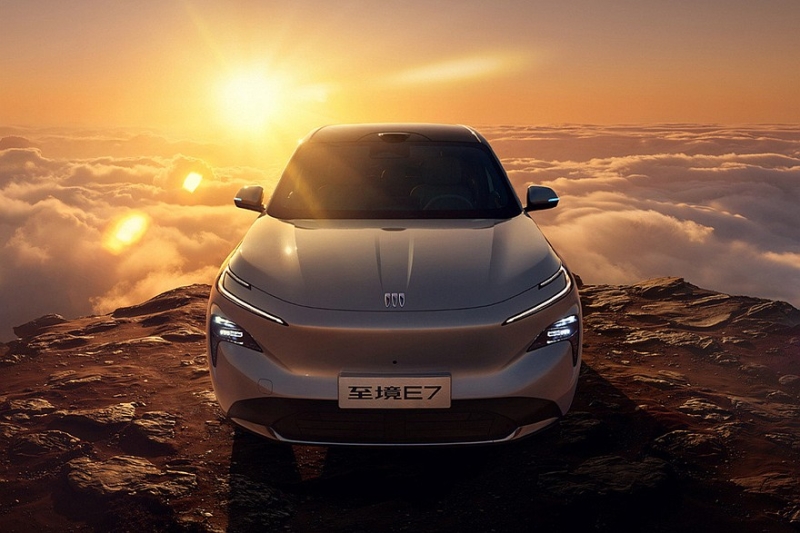 Кроссовер Buick Electra E7 показал свой интерьер в новом стиле