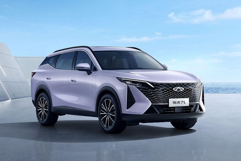 Кроссовер Omoda C7, доступный и в России, стал Chery Tiggo 7L с измененным дизайном