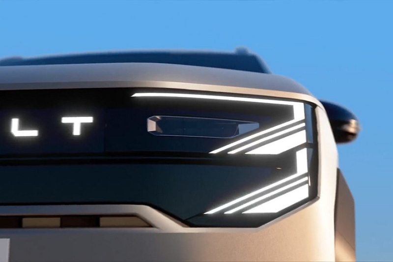 Кроссовер Renault Bridger для небогатых рынков: суровый облик и несколько вариантов начинки