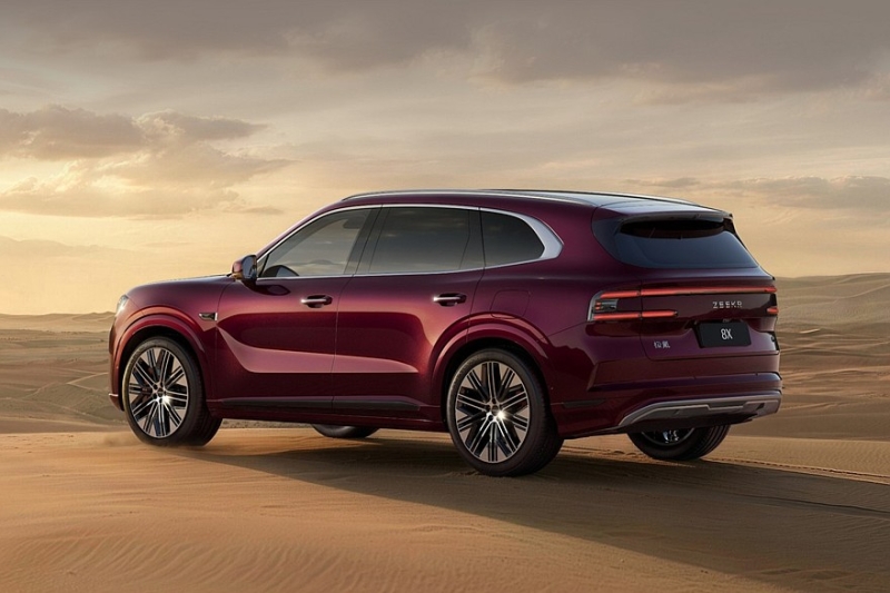 Кроссовер Zeekr 8X начинает карьеру с ажиотажного спроса