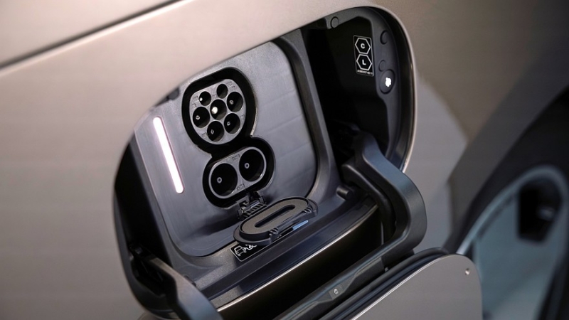 Mercedes-Benz VLE пришёл на смену минивэну V-класса: тяжёлый электролюкс для богатых