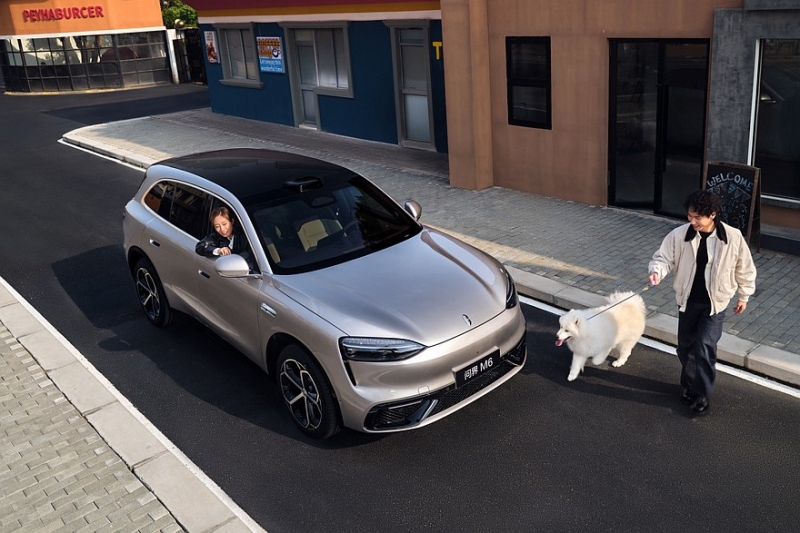 «Молодёжный» кроссовер Aito M6 доступен к заказу: куча фишек и полный привод