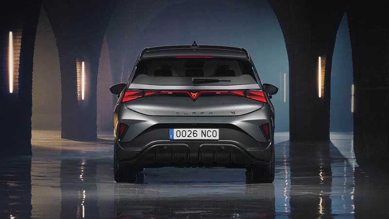 Обновлён хэтчбек Cupra Born: фирменный &laquo;нос&raquo;, физические кнопки на руле, больше запас хода