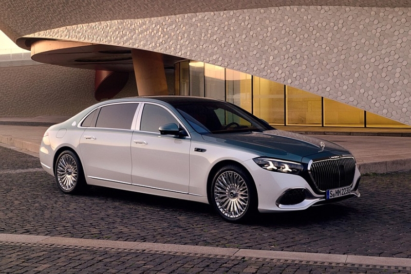 Обновлённый Mercedes-Maybach S-Class: в Европе без V12, решётка крупнее, подсветка богаче