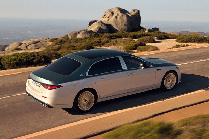 Обновлённый Mercedes-Maybach S-Class: в Европе без V12, решётка крупнее, подсветка богаче