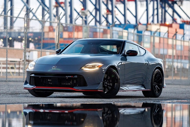 Обновлённый Nissan Z: ретро-передок в &laquo;базе&raquo;, версия Nismo с МКП и тормозами от GT-R