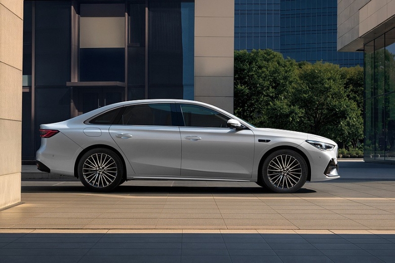 Полноприводный седан Geely Galaxy Starshine 7: новые фото и подробности