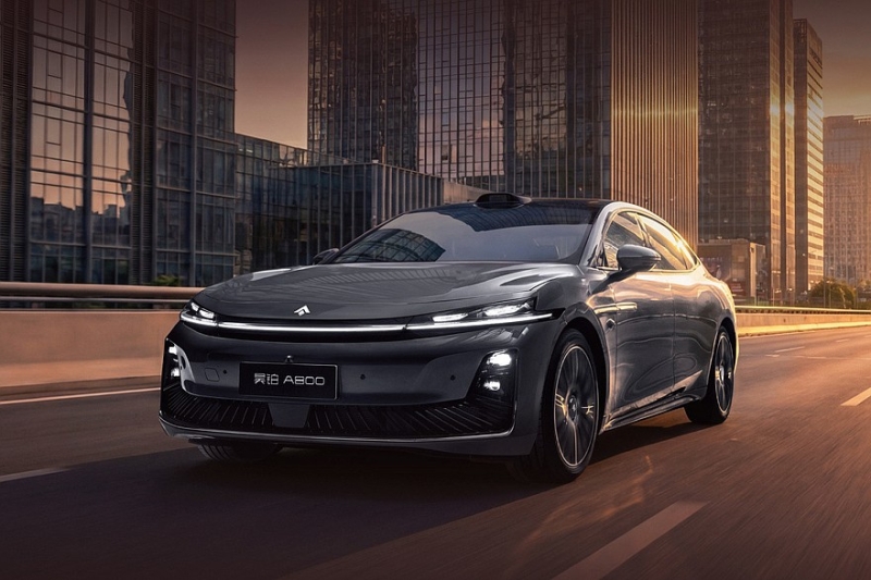 Седан Hyptec A800 от GAC выходит на рынок: необычное решение в салоне, полный привод и скидки