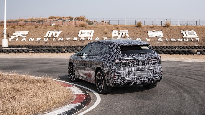 Внешность &laquo;растянутого&raquo; BMW iX3 рассекречена в преддверии скорой премьеры