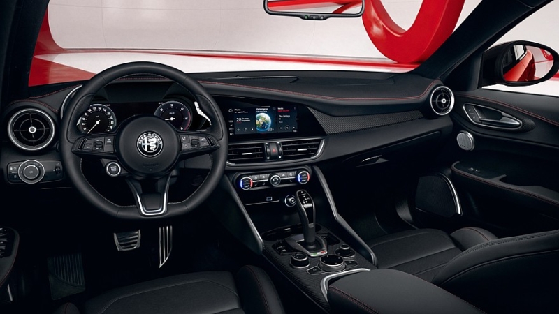 Alfa Romeo обновила актуальные седан Giulia и кроссовер Stelvio