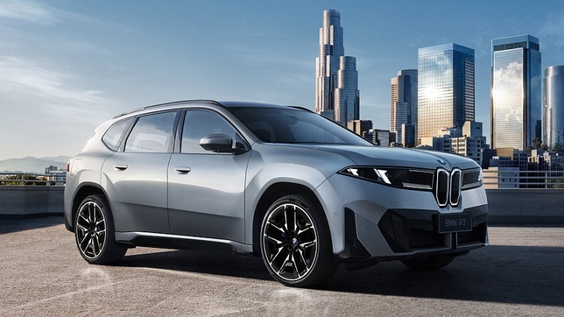 BMW рассекретила седан i3 и кроссовер iX3 с удлинённой колёсной базой