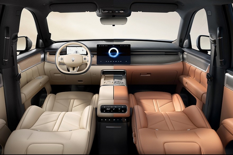 Большой кроссовер Baojun Huajing S от GM и SAIC: электроника Huawei и полный привод