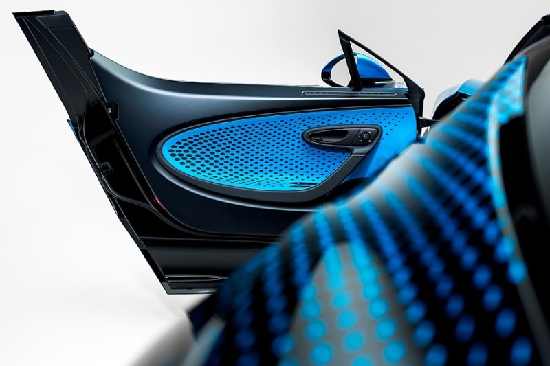 Букашка высокого полёта: представлен уникальный Bugatti W16 Mistral Fly Bug