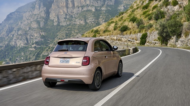 Fiat слегка освежил &laquo;кроху&raquo; 500e в США и заметно увеличил ценник