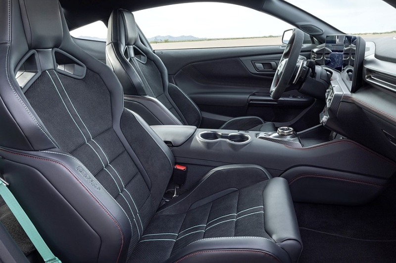 Ford Mustang Dark Horse SC готов к выходу на рынок: объявлены мощность и цена