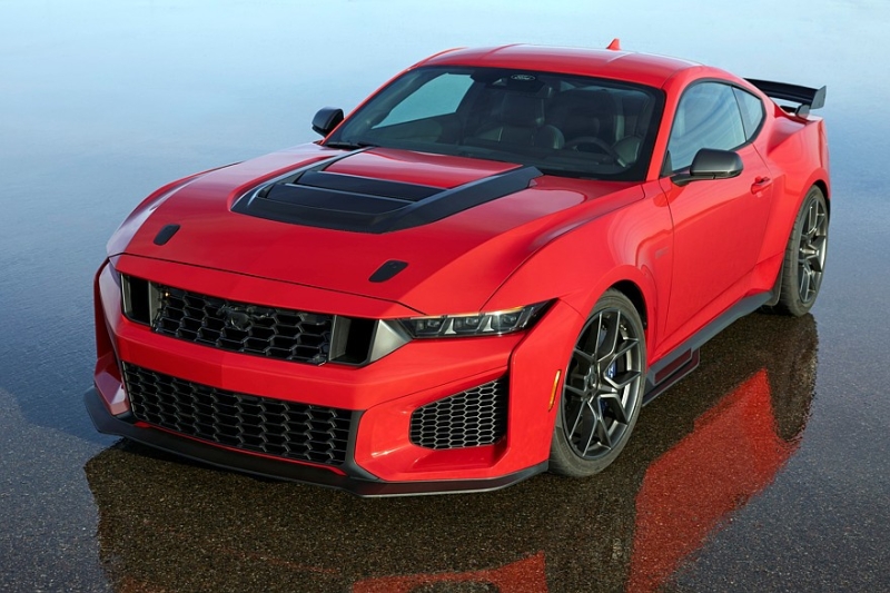 Ford Mustang Dark Horse SC готов к выходу на рынок: объявлены мощность и цена