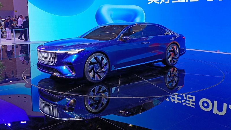 Geely показала концепт, демонстрирующий развитие дизайна люксового семейства Galaxy