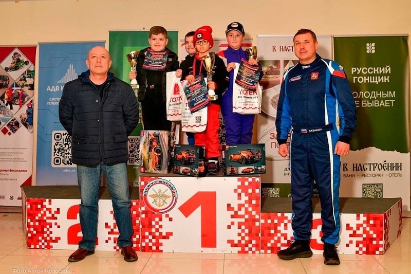 Холод и дождь: в Мячково прошло яркое открытие сезона, несмотря на непростые условия