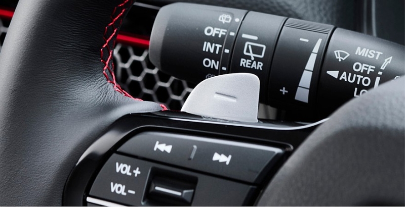 Honda объявила о старте продаж Civic e:HEV RS в Японии