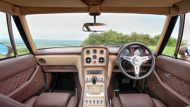 Jensen Interceptor GTX готовится к премьере: аналоговый британский GT с американским V8