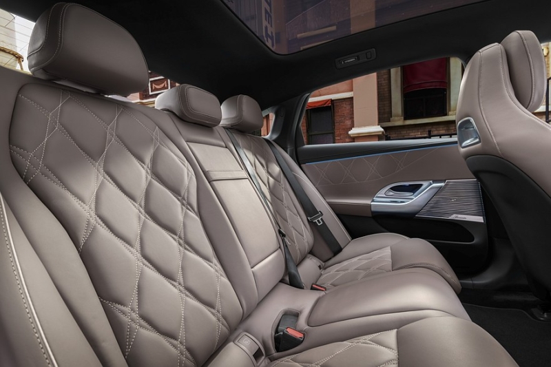 Как будто играет одна и та же пластинка: представлен Mercedes-Benz C-Class electric