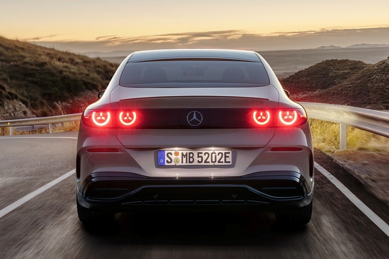 Как будто играет одна и та же пластинка: представлен Mercedes-Benz C-Class electric