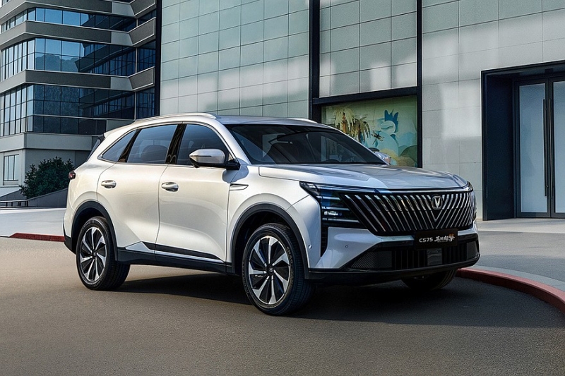 Кроссовер Changan CS75 Plus получил версию с другими техникой и дизайном