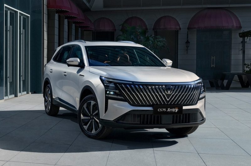 Кроссовер Changan CS75 Plus получил версию с другими техникой и дизайном