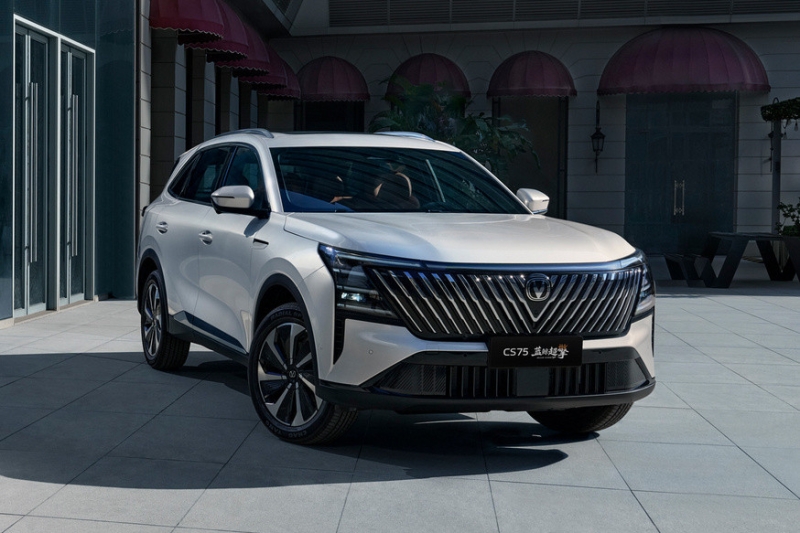 Кроссовер Changan CS75 Plus получил версию с другими техникой и дизайном