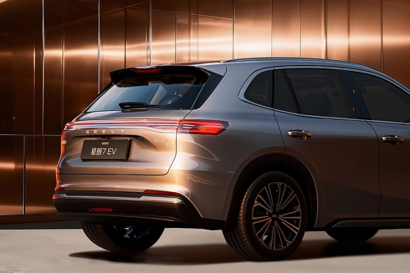 Кроссовер Geely Galaxy Starship 7, который доступен и в России: анонсирована новая версия