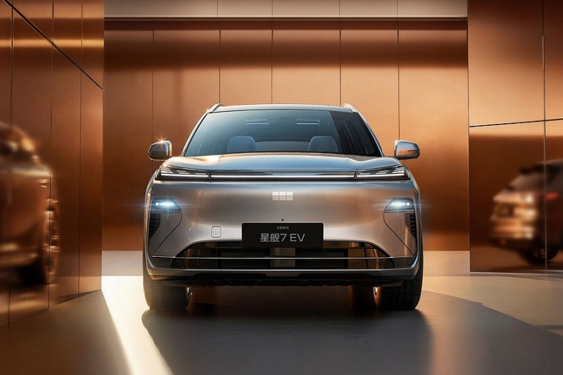 Кроссовер Geely Galaxy Starship 7, который доступен и в России: анонсирована новая версия