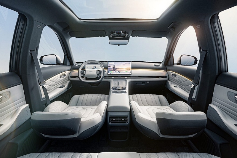 Кроссовер Geely Galaxy Starship 7, который доступен и в России: анонсирована новая версия