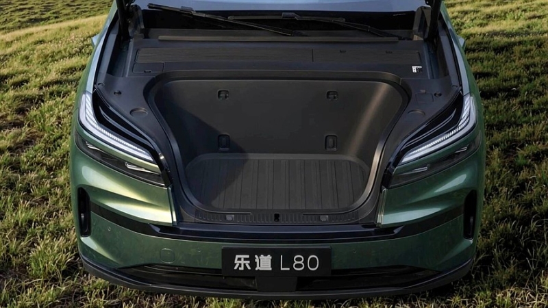 Кроссовер Onvo L80 с рекордным в классе багажником готовится к выходу на рынок