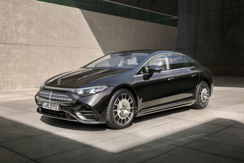 Mercedes-Benz EQS: второй рестайлинг, долгожданные 800 вольт и руль по проводам