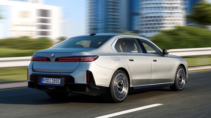 Обновлённый BMW 7 Series: без повышения напряжения, зато с остромодным салоном