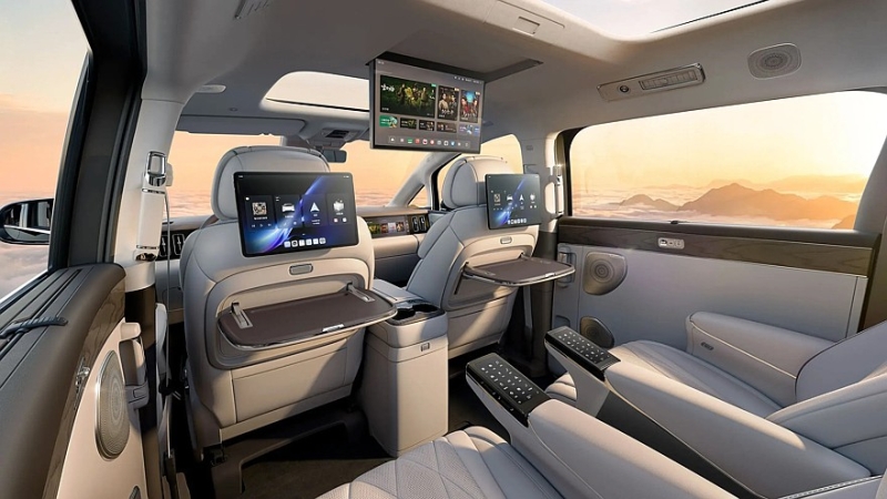 Обновлённый минивэн Denza D9 выходит на рынок: новая техника и до 10 экранов в салоне