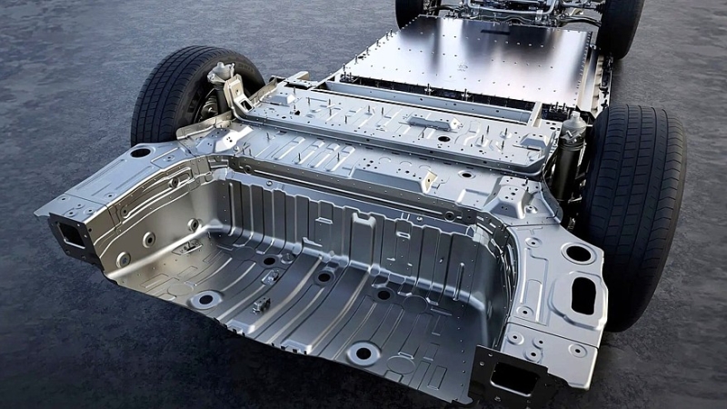 Обновлённый минивэн Denza D9 выходит на рынок: новая техника и до 10 экранов в салоне