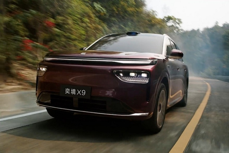 Первенец совместного бренда Dongfeng и Huawei &ndash; кроссовер Yijing X9, он же Epicland X9