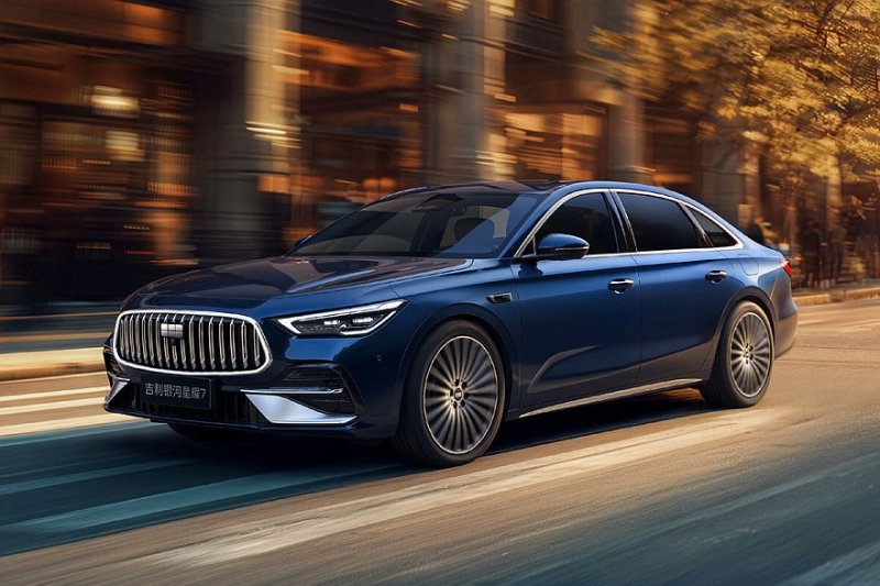Представлен седан Geely Galaxy Starshine 7: недорого, богато, есть полный привод