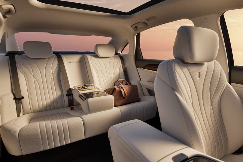 Представлен седан Geely Galaxy Starshine 7: недорого, богато, есть полный привод