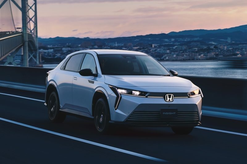 Продажи кроссовера Honda Insight стартуют в Японии, цена известна