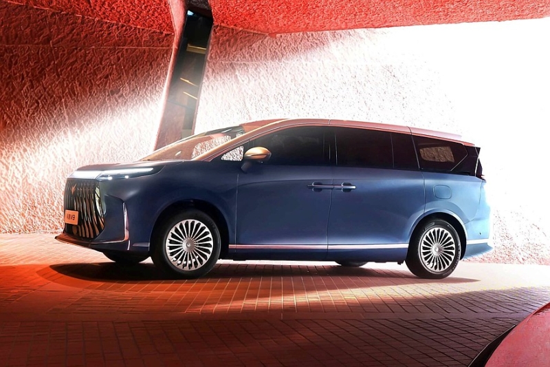 Роскошный, но дешевле конкурентов: минивэн Arcfox Wendao V9 полностью рассекречен