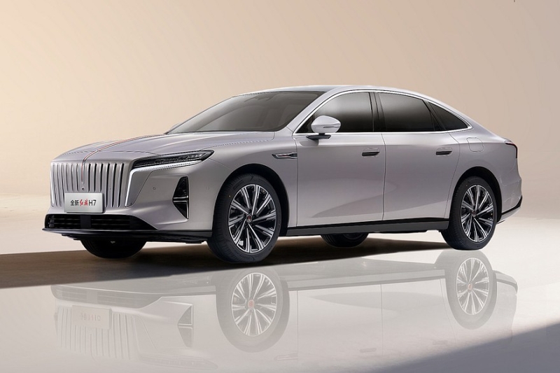 Седаны Hongqi: флагманский H9 с новым салоном и возвращение H7
