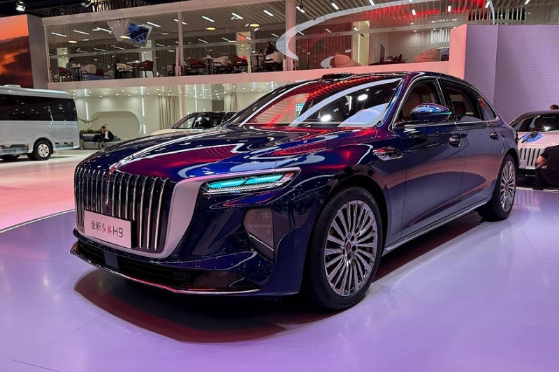 Седаны Hongqi: флагманский H9 с новым салоном и возвращение H7