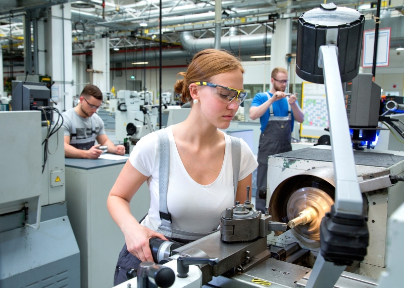 Stellantis сокращает больше трети инженеров в штаб-квартире Opel в Рюссельсхайме